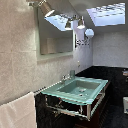 Coqueto Y Luminoso ático En Amara Cerca Del Paseo Del Urumea Y Del Estadio De Anoeta * San Sebastián